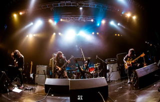 转折与基石 盘点他们音乐生涯中最重要的八个“第一次”演出